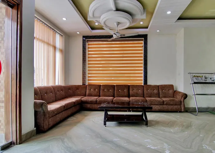 Collection O The Shree Dhar Niwas Hotel Katra 