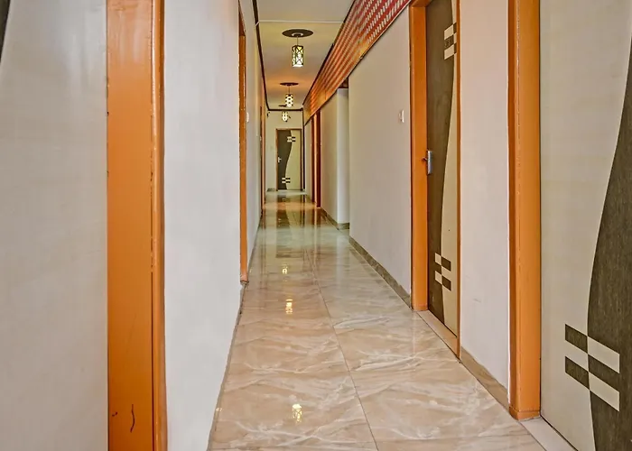 Hotel O Lotus Inn Varanasi