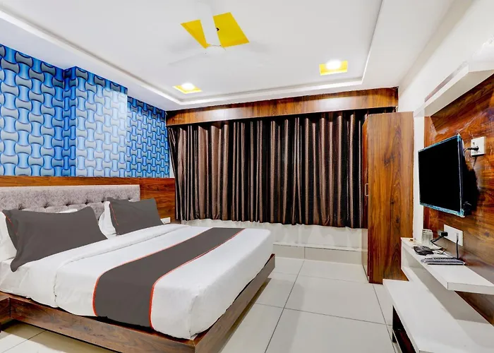Collection O Lotus Gold Hotel Vadodara