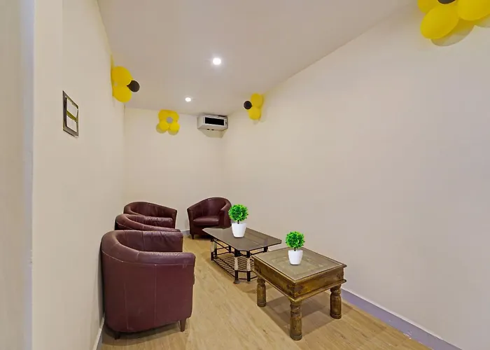 Super Townhouse Fantasea Hotels Near Omr Chennai