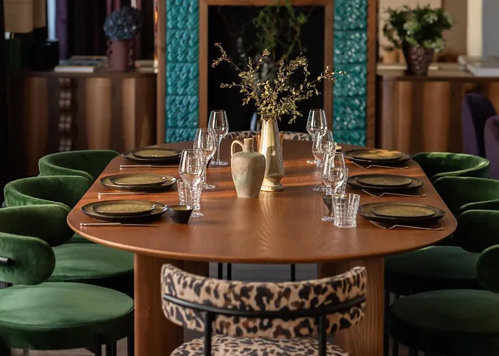1.75 Paris La Treve Hotel
