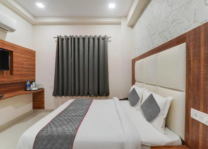 Hotel O Majestic Hotel Near Phoenix Palassio Lucknow