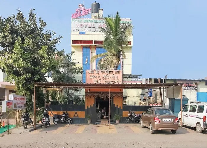 Hotel O 68179 Hotel New Abhijeet Chhatrapati Sambhajinagar