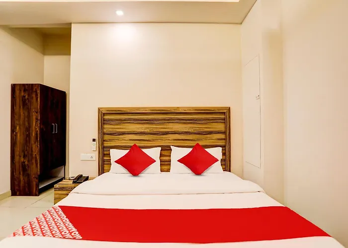 Hotel O Sangam Palace Prayagraj
