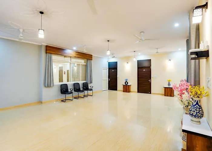 Collection O Hotel Villa Vista Noida
