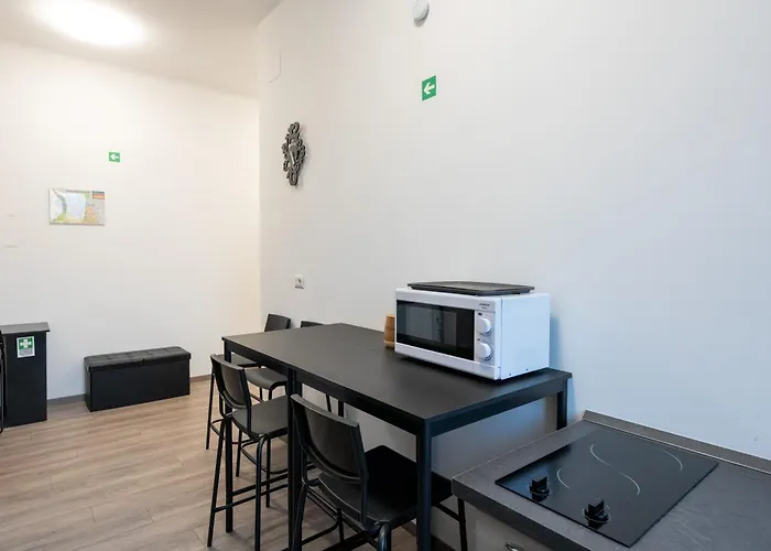 Rerent Rooms - 36 Trionfale Guesthouse Rome