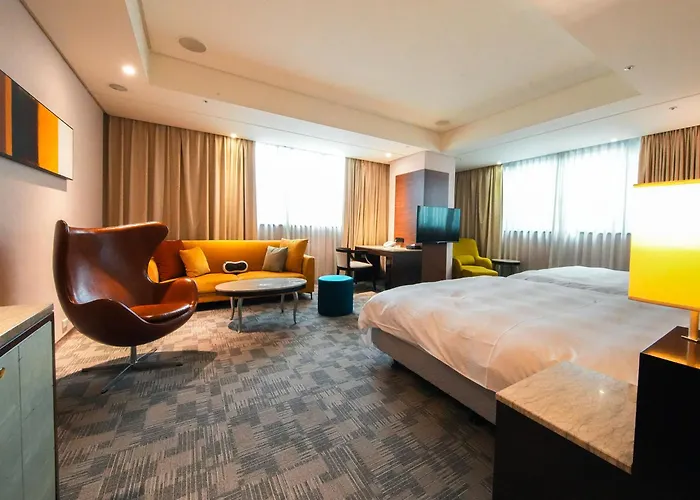 Via Hotel Breeze Taipei