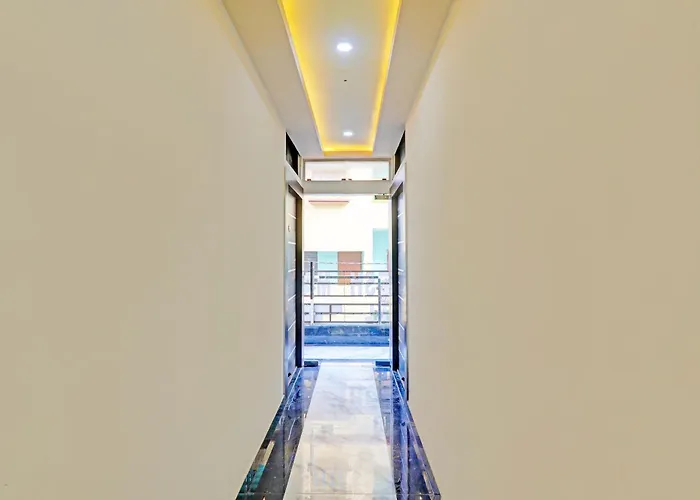 Collection O Sheesh Mahal Hotel Patna 