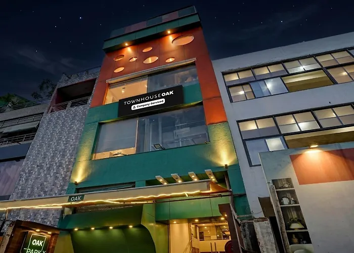Super Townhouse Oak Prayagraj Allahabad University - Railway Junction Formerly Ballians