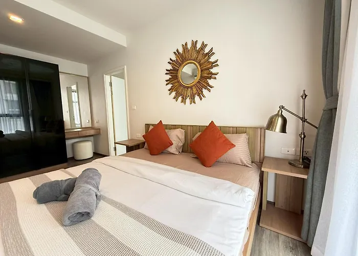 The Deck Patong Phuket By Mickey Hotel