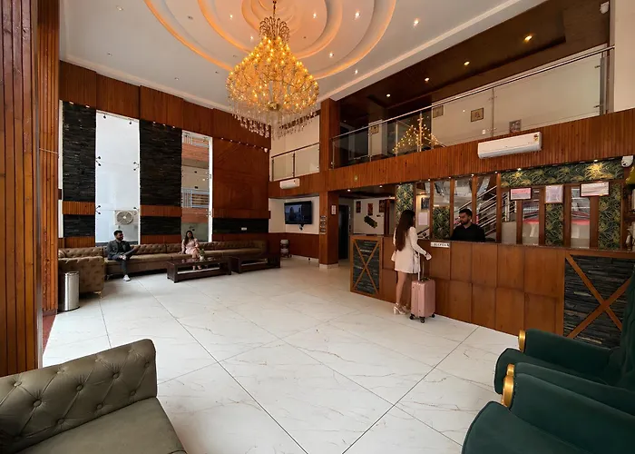 Hotel The Blueberry With Swimming Pool - By Aasia Holidays Kasol