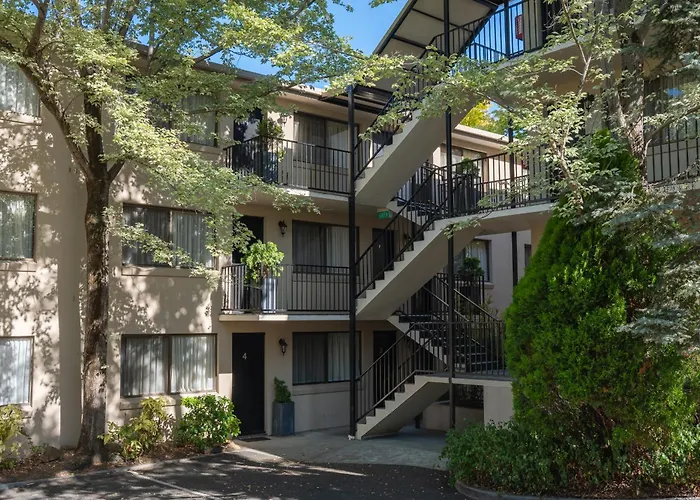 Grosvenor Court Apartments Hobart