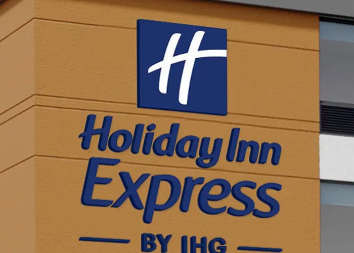 Holiday Inn Express & Suites Southfield - Detroit