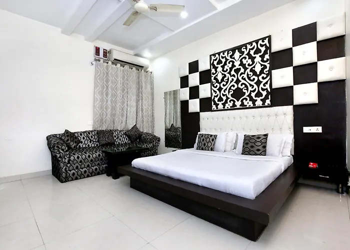 Collection O Nayyar Hotel Amritsar