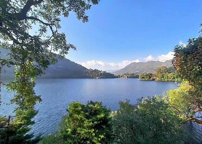 Latitude 29 By The Lake Resort Nainital
