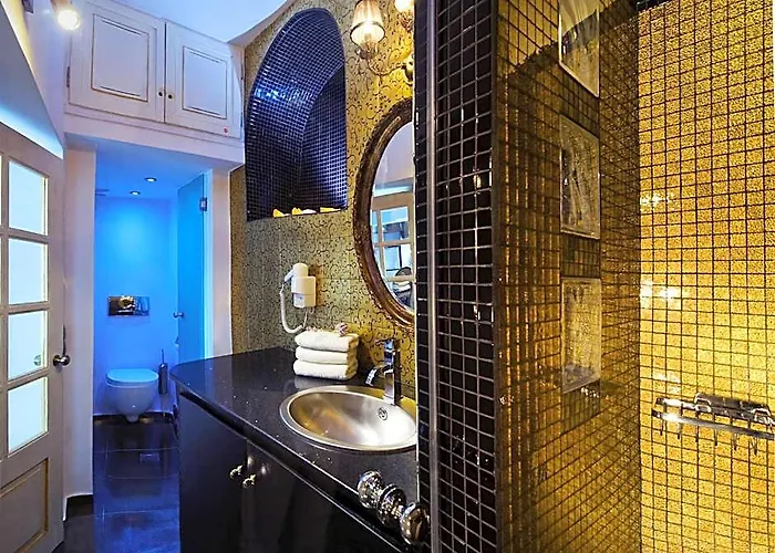 Hyperion Oia Suites