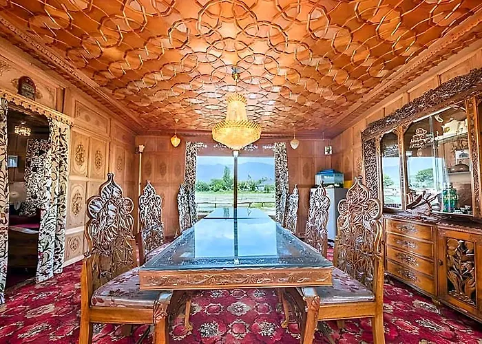 Floating Heaven Group Of Houseboats Hotel Srinagar 