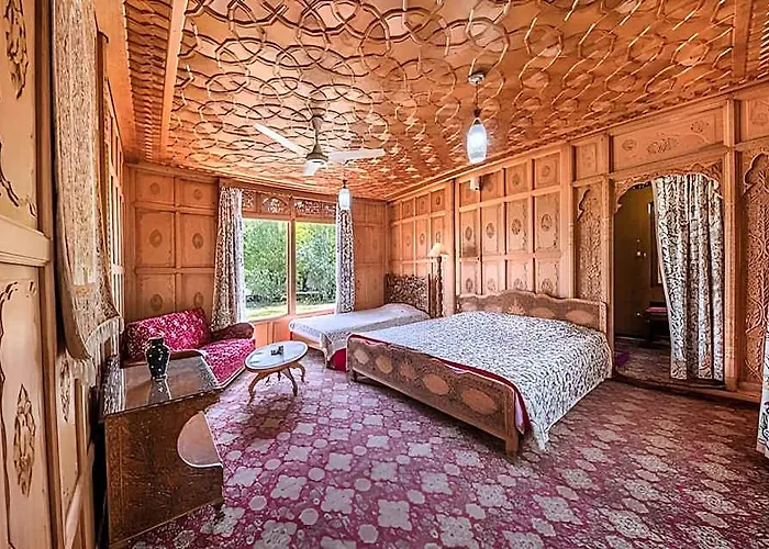 Floating Heaven Group Of Houseboats Hotel Srinagar 