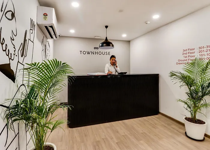 Super Townhouse Gandhi Hall Indore