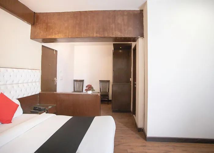 Hotel O Arora Shoppers Park Ghaziabad