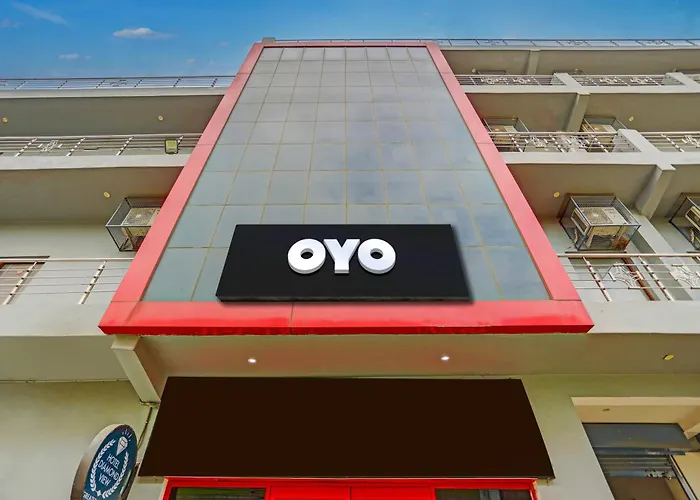 Townhouse Diamond View Hotel Noida