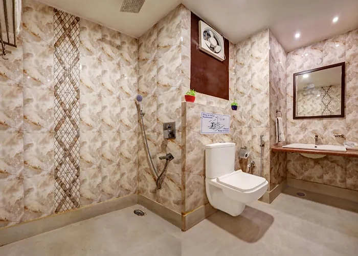 Hotel Palm Grand Naraina New Delhi - Couple Friendly Local Ids Accepted