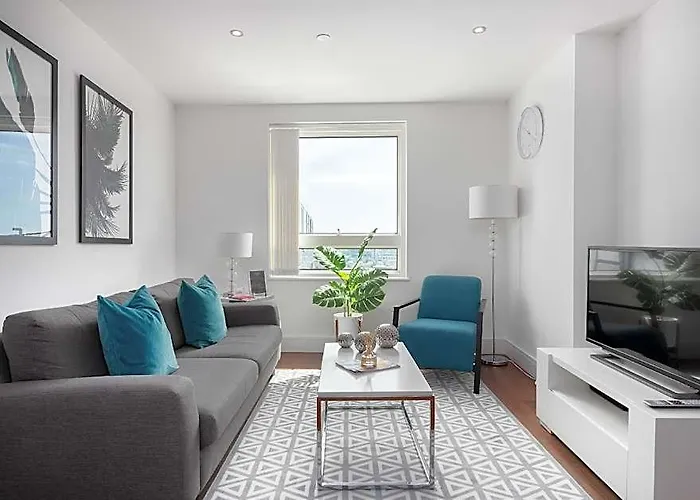 Lincoln Plaza Serviced Apartments By Thesqua.Re London