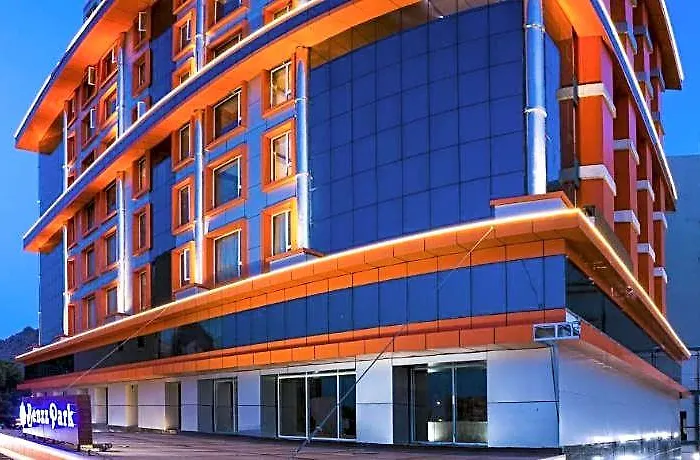 Hotel Benzz Park Vellore