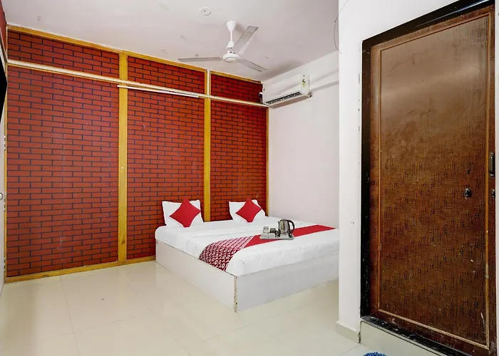 Hotel O Cozy Rooms Surat