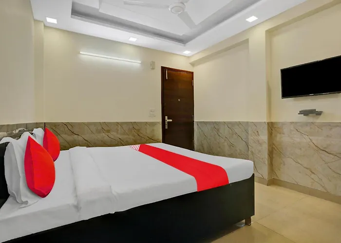 Hotel O Welcome Hotel Near Dlf Avenue Saket New Delhi