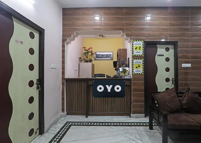 Hotel O Crown Inn Lucknow