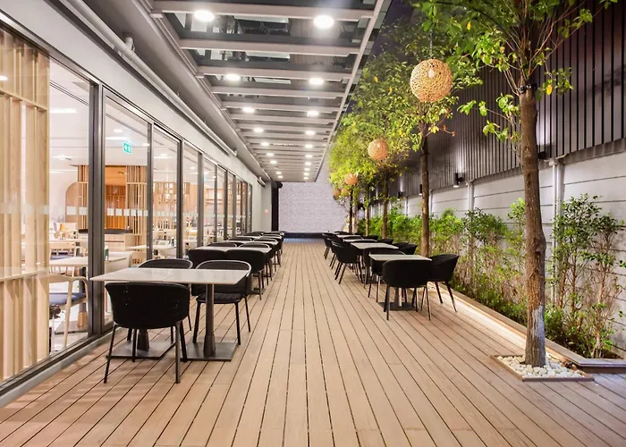 Holiday Inn Express & Suites Bangkok Central Pier By Ihg