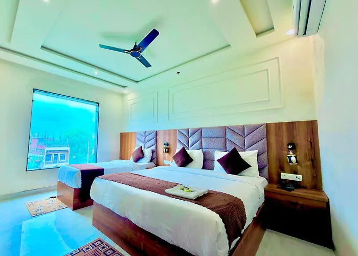 Hotel Majestic Heights Agra