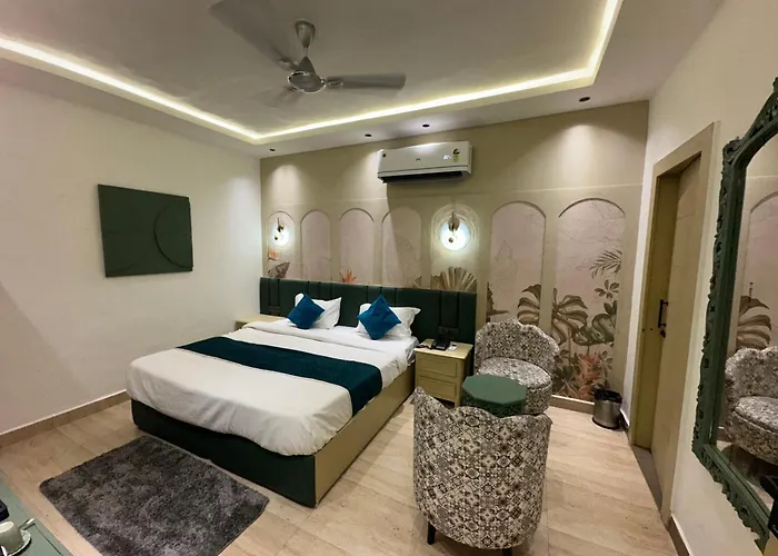 Divine Hotel Karnal