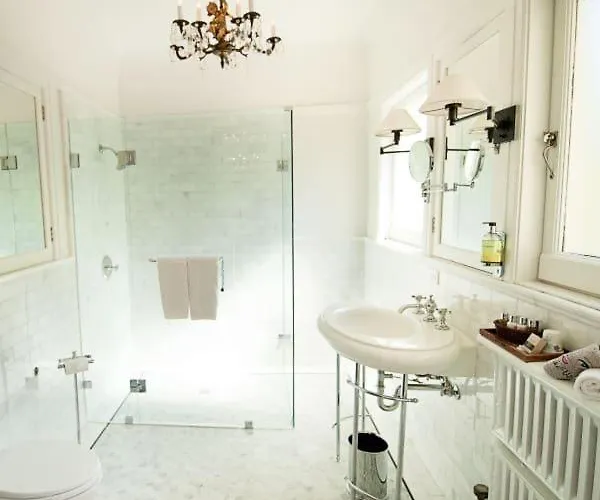 The Portland White House Bed & Breakfast