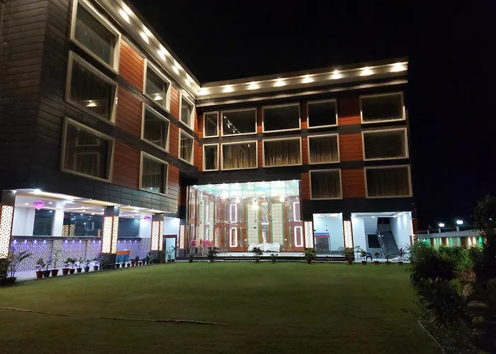 Hotel Ss Grand Lucknow