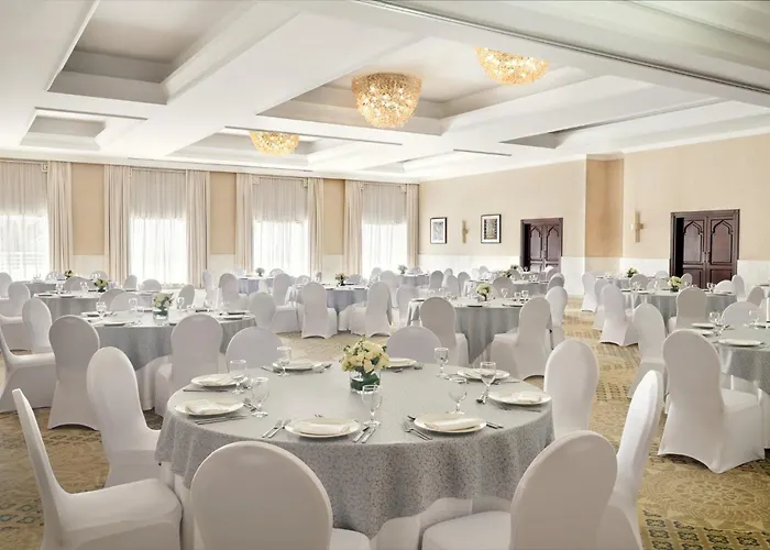 Crowne Plaza Muscat By Ihg Hotel