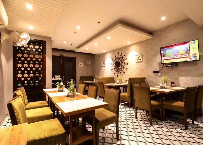 Hotel Bluestone Nehru Place By The Cosy Hotels New Delhi