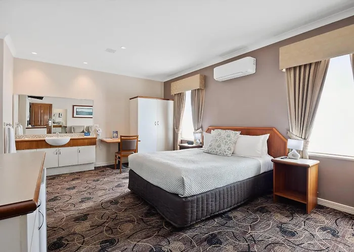 Quality Hotel Bayswater Perth