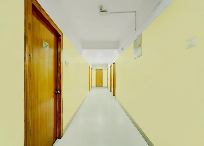 Collection O Rajendra Path Near Railway Station Hotel Patna 