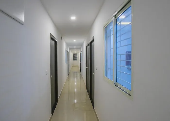 Hotel O Varcity Phi Premium Pavilion ,Above Hdfc Bank ,Near Anjaneya Temple Madiwala, Hosur Main R Bangalore