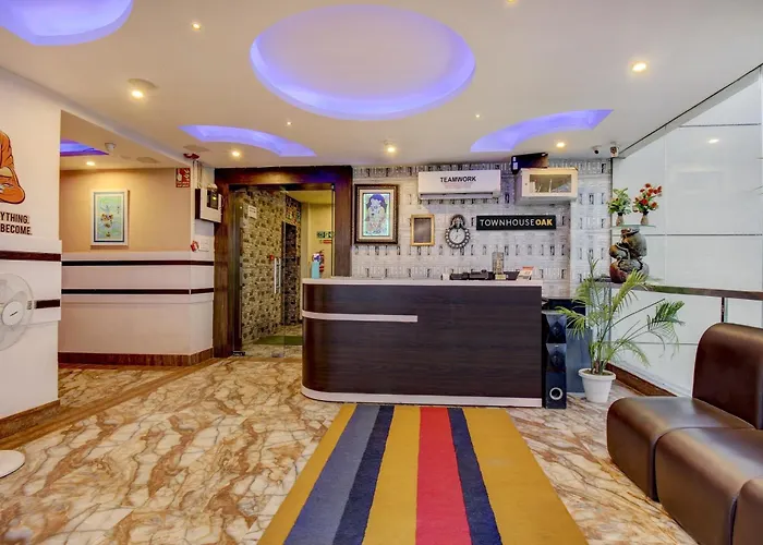 Super Townhouse Oak Hind Palace Near Gomti Riverfront Park Lucknow