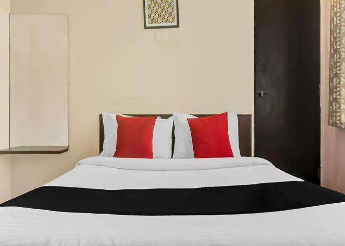 Hotel O Log Inn Plaza Pune