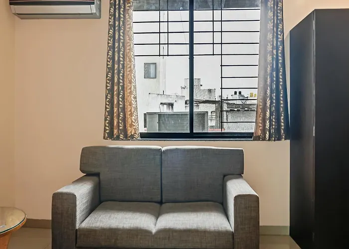 Hotel O Log Inn Plaza Pune