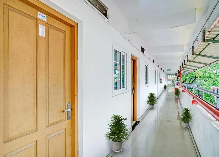Hotel O Majestic Group Kochi
