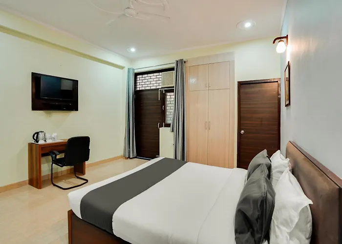 Collection O Hotel Villa Vista Noida