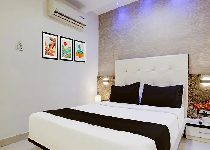 Hotel O Golden Star Mumbai