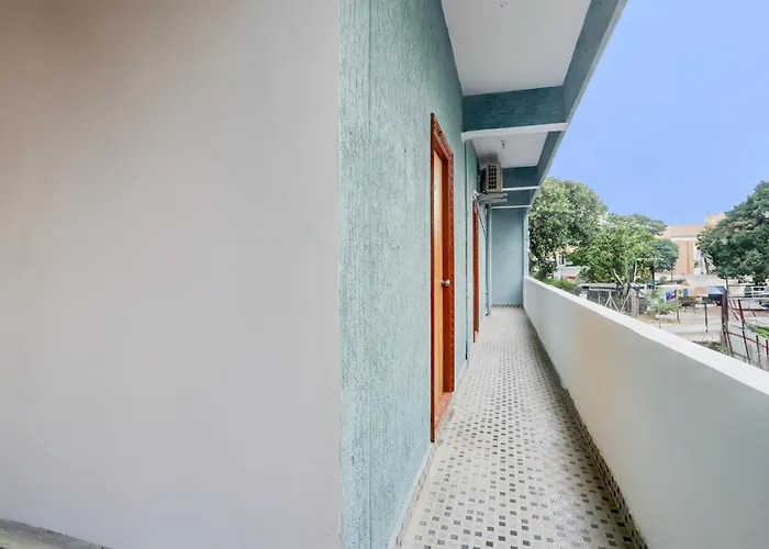 Hotel O Living Tree In Hyderabad