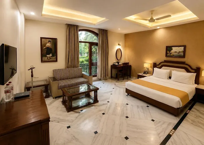 Hotel Florence Inn, Karol Bagh, New Delhi, 2 Min From Metro