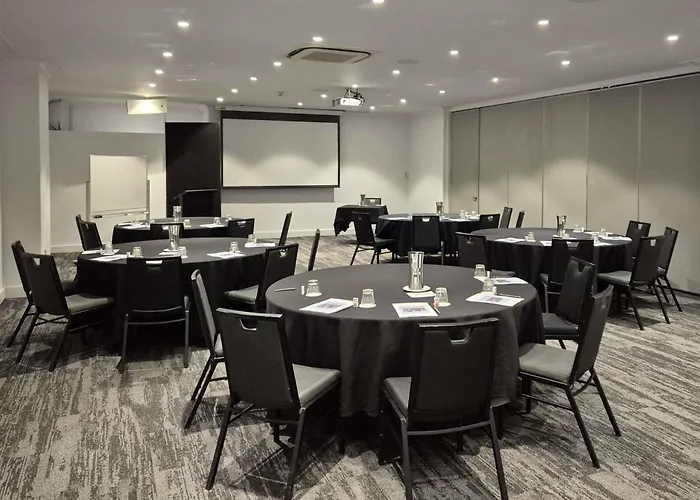 Mercure Canberra